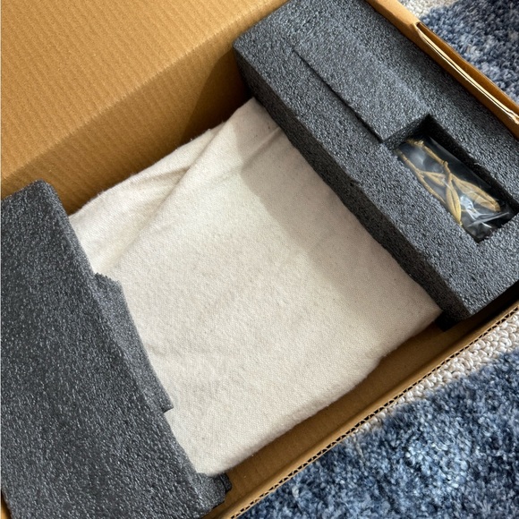 Michael Aram Brand New Olive Branch Gold Cheeseboard with Knife set - Picture 3 of 3